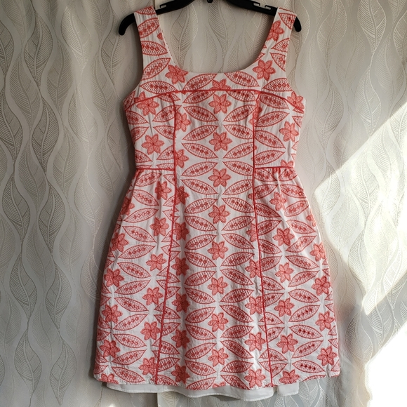 Adrianna Papell Floral Embroidered Square Scoop Neckline Tank Sheath Min… - Picture 1 of 9